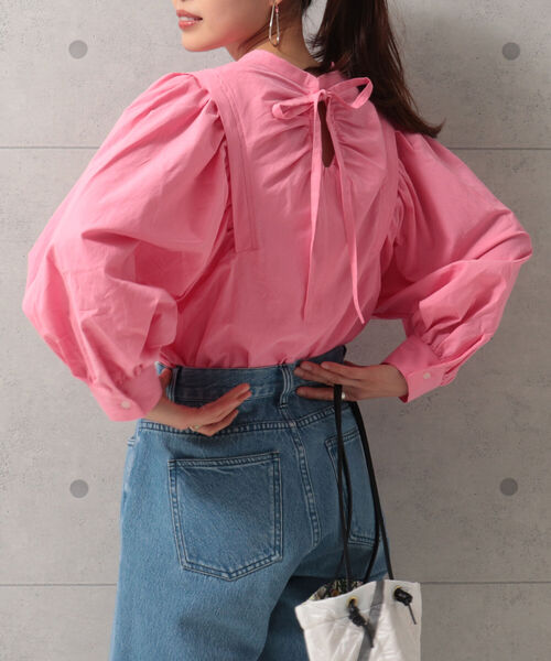 fredy emue(フレディエミュ)の「ギャザースリーブブラウス(セットアップ可能)(シャツ/ブラウス・レディース・ブラック/オフホワイト/ピンク/グリーン系その他3・38)」の22枚目の写真