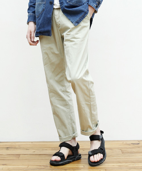 Denime(ドゥニーム)の「【MadeInJapan】GARMENT DYE CN TROUSERS/ガーメントダイコットンナイロンイージーパンツ(その他パンツ・メンズ・ブラック/オリーブ/ベージュ・MEDIUM/SMALL/LARGE)」の1枚目の写真