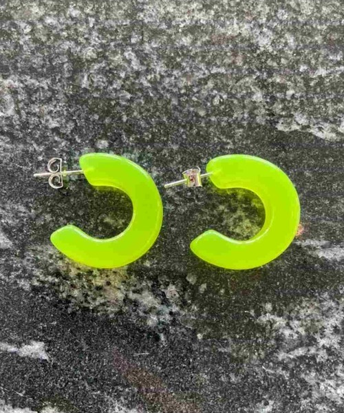 REDYAZEL（レディアゼル）の「クリアカラーピアス（イヤリング・レディース・グリーン/イエロー/パープル・FREE）」の3枚目の写真