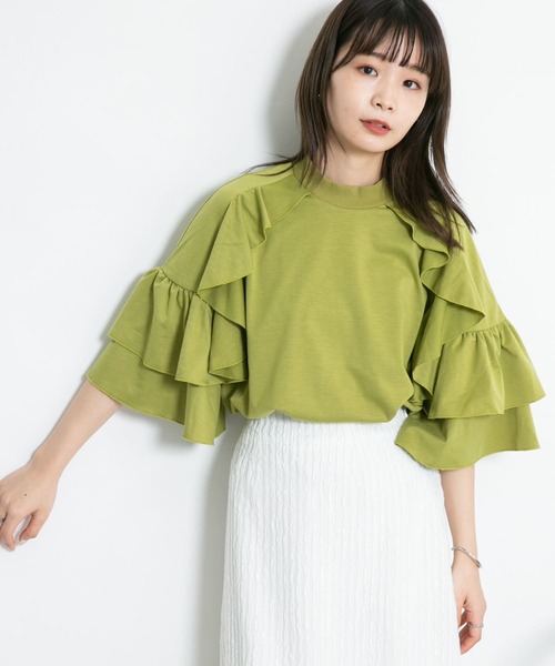 KBF(ケイビーエフ)の「フリルショルダーTシャツ(Tシャツ/カットソー・レディース・アイボリー/グレー/グリーン/ブラック・ONE)」の4枚目の写真