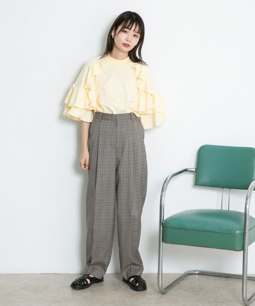 KBF(ケイビーエフ)の「フリルショルダーTシャツ(Tシャツ/カットソー・レディース・アイボリー/グレー/グリーン/ブラック・ONE)」の9枚目の写真