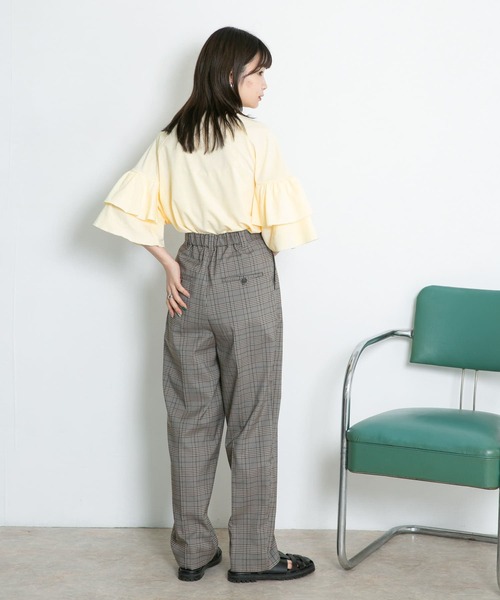 KBF(ケイビーエフ)の「フリルショルダーTシャツ(Tシャツ/カットソー・レディース・アイボリー/グレー/グリーン/ブラック・ONE)」の11枚目の写真