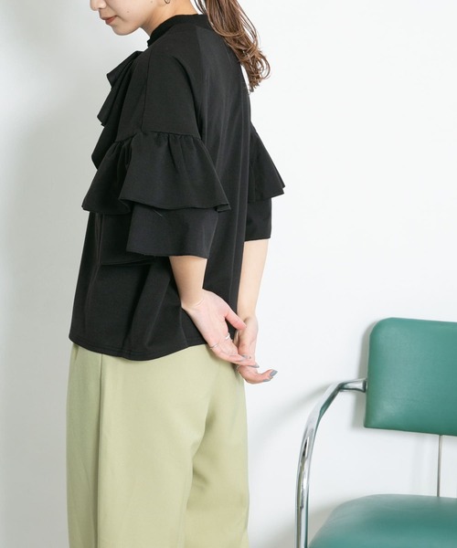 KBF(ケイビーエフ)の「フリルショルダーTシャツ(Tシャツ/カットソー・レディース・アイボリー/グレー/グリーン/ブラック・ONE)」の14枚目の写真