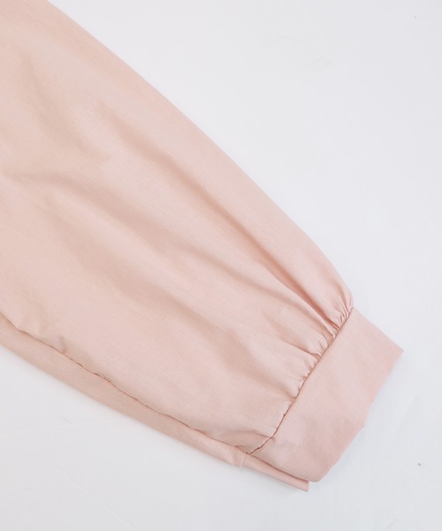 BLUEEAST（ブルーイースト）の「ハートネックブラウス（シャツ/ブラウス・レディース・ブラック/オフホワイト/ピンク/グレー/ラベンダー/ブルー/ベージュ・MEDIUM）」の14枚目の写真