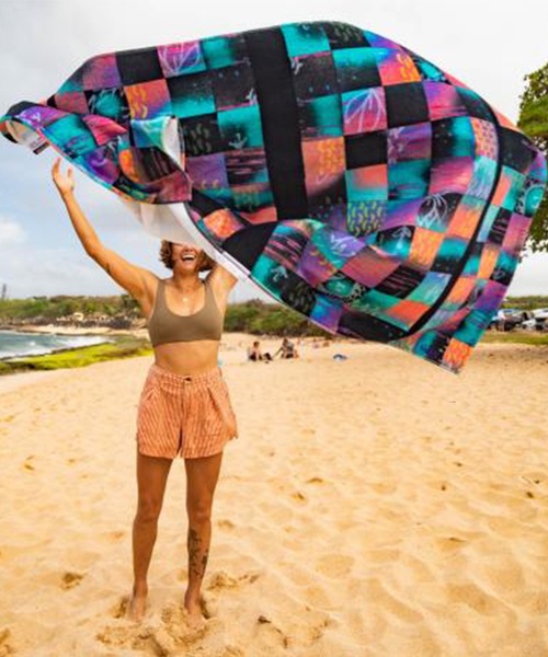 LEUS（レウス）の「【LEUS/レウス】BEACH TOWEL NORA VASCONCELLOS　ビーチタオル（タオル・メンズ・マルチ・FREE）」の3枚目の写真