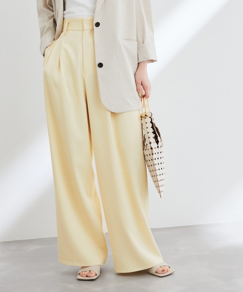 ADAM ET ROPE'(アダムエロペ)の「2タックワイドスラックス(スラックス・レディース・ホワイト/ブラック/クリーム・36/38)」の1枚目の写真