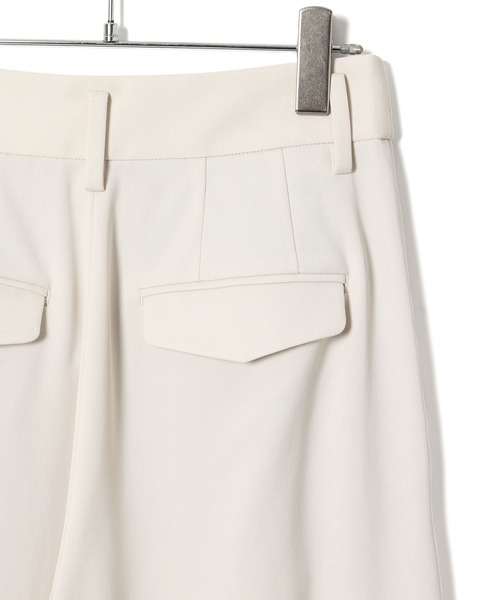 ADAM ET ROPE'(アダムエロペ)の「2タックワイドスラックス(スラックス・レディース・ホワイト/ブラック/クリーム・36/38)」の15枚目の写真