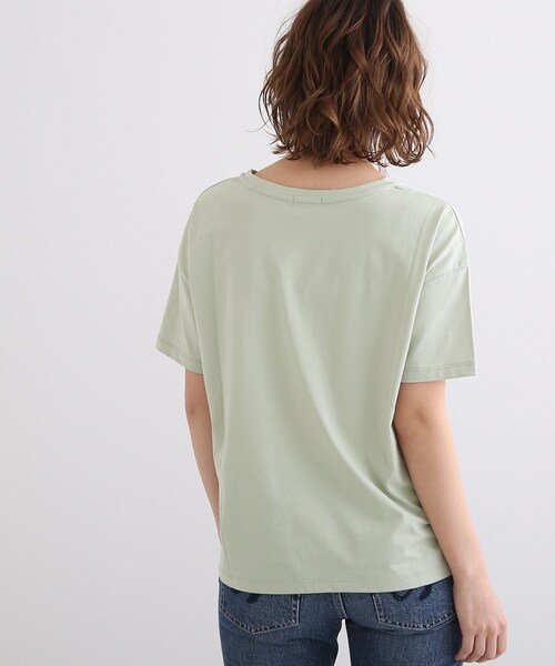 INDIVI（インディヴィ）の「◆【UVケア/接触冷感】カラーフォトTシャツ（Tシャツ/カットソー・レディース・ホワイト/チャコールグレー/ライトグリーン/ライトベージュ・38/34/13/19/05/15 ）」の8枚目の写真