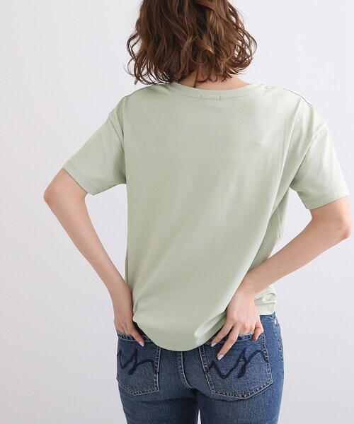 INDIVI（インディヴィ）の「◆【UVケア/接触冷感】カラーフォトTシャツ（Tシャツ/カットソー・レディース・ホワイト/チャコールグレー/ライトグリーン/ライトベージュ・38/34/13/19/05/15 ）」の15枚目の写真