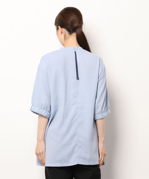 Samansa Mos2 blue（サマンサモスモスブルー）の「バックジップブラウス（シャツ/ブラウス・レディース・オフホワイト/サックスブルー/ライトベージュ・ﾌﾘ-）」の7枚目の写真