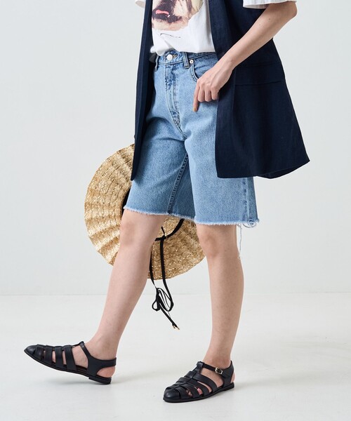 FREAK'S STORE(フリークスストア)の「ダメージデニムショーツ(デニムパンツ・レディース・サックスブルー/ブラック・SMALL/MEDIUM)」の1枚目の写真
