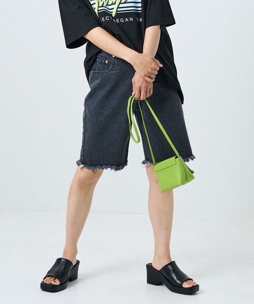 FREAK'S STORE(フリークスストア)の「ダメージデニムショーツ(デニムパンツ・レディース・サックスブルー/ブラック・SMALL/MEDIUM)」の19枚目の写真