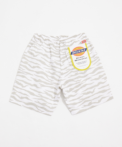 Dickies(ディッキーズ)の「Dickies/ディッキーズ T/Cツイル ワイドチノ ショートパンツ/ハーフパンツ/ショーツ(チノパンツ・メンズ・グリーン/ホワイト系その他/グリーン系その他/ピンク/ベージュ/ブラック/ネイビー/ライトグレー・L/M)」の1枚目の写真