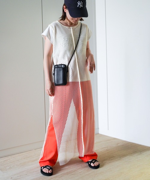 VENCEEXCHANGE(ヴァンスエクスチェンジ)の「カットメッシュワンピース(ワンピース・レディース・オフホワイト/ブラック・FREE)」の1枚目の写真