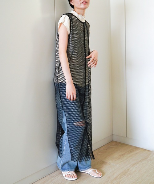 VENCEEXCHANGE(ヴァンスエクスチェンジ)の「カットメッシュワンピース(ワンピース・レディース・オフホワイト/ブラック・FREE)」の10枚目の写真