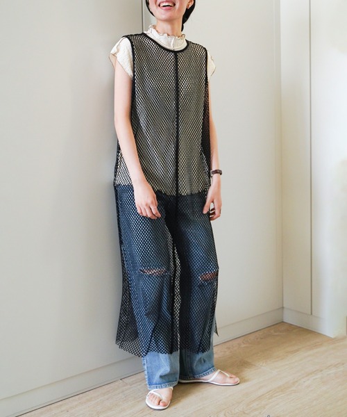 VENCEEXCHANGE(ヴァンスエクスチェンジ)の「カットメッシュワンピース(ワンピース・レディース・オフホワイト/ブラック・FREE)」の4枚目の写真