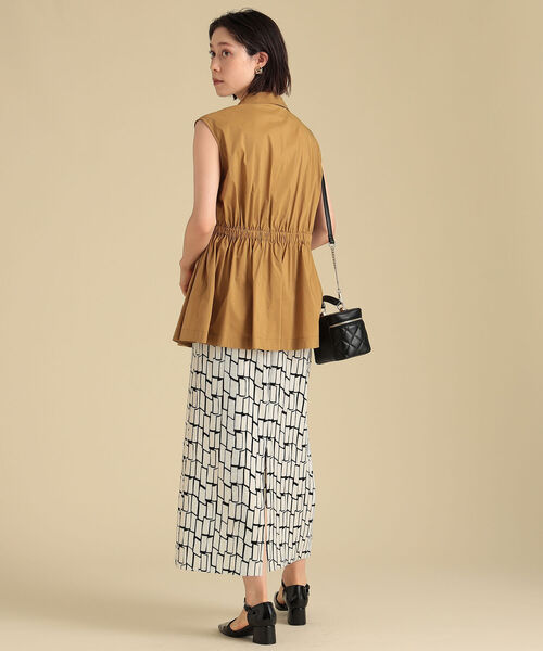 Ray BEAMS（レイビームス）の「Ray BEAMS / テーラードカラー ノースリーブ ブラウス（シャツ/ブラウス・レディース・ブラック/イエロー系その他5・ONE SIZE）」の9枚目の写真