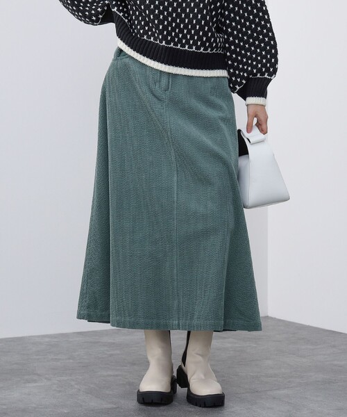 BEAMS HEART（ビームスハート）の「コーデュロイ フレアスカート（スカート・レディース・グリーン/ライトベージュ/ネイビー/カーキ/チャコールグレー/ブルー・MEDIUM/SMALL）」の8枚目の写真