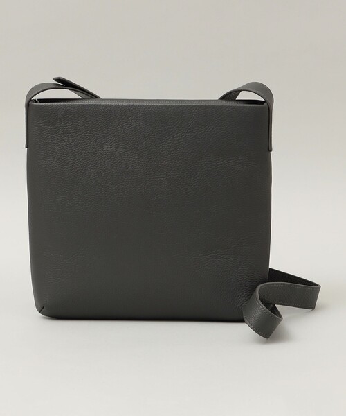 SHIPS（シップス）の「SHIPS: スマート レザー ショルダーバッグ（ショルダーバッグ・メンズ・ブラック/ダークグレー/ブラウン/ネイビー・ONE SIZE）」の7枚目の写真