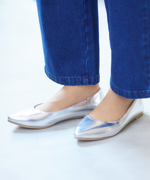 Honeys(ハニーズ)の「やわらかポインテッドトゥパンプス(パンプス・レディース・チャコールグレー/ブラック/ブラック系その他/パイソン/ライトベージュ/シルバー・22.5/24.5/23.5/24.0/23.0)」の5枚目の写真