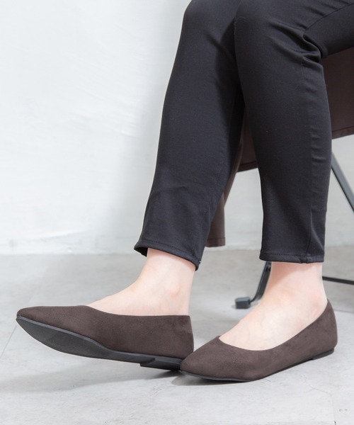 Honeys(ハニーズ)の「やわらかポインテッドトゥパンプス(パンプス・レディース・チャコールグレー/ブラック/ブラック系その他/パイソン/ライトベージュ/シルバー・22.5/24.5/23.5/24.0/23.0)」の3枚目の写真