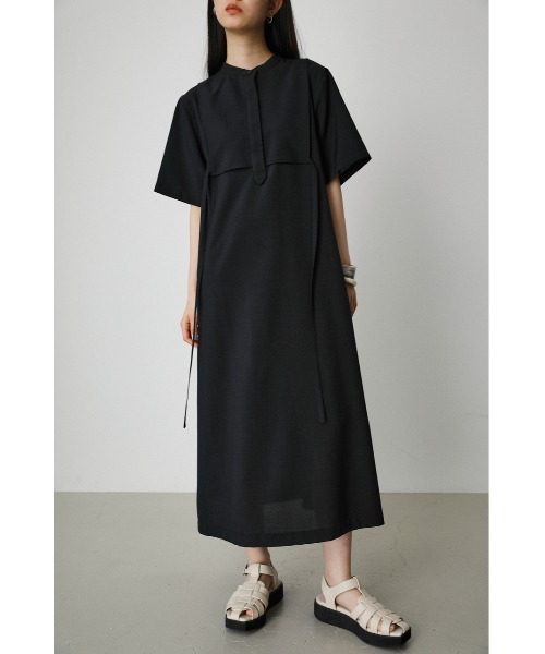 AZUL by moussy（アズールバイマウジー）の「FLAP LAYERED SHIRT ONEPIECE/フラップレイヤードシャツワンピース（ワンピース・レディース・ブラック/オフホワイト/ダークブルー・MEDIUM/SMALL）」の2枚目の写真
