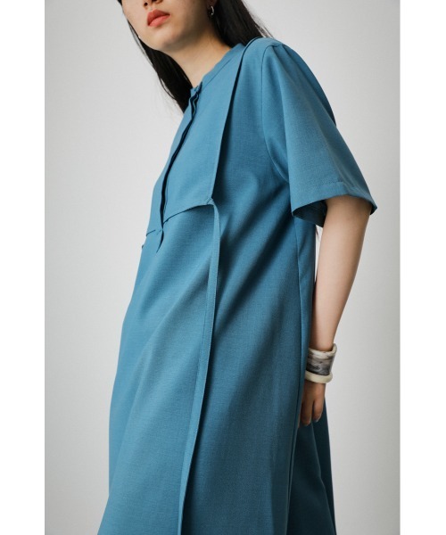 AZUL by moussy（アズールバイマウジー）の「FLAP LAYERED SHIRT ONEPIECE/フラップレイヤードシャツワンピース（ワンピース・レディース・ブラック/オフホワイト/ダークブルー・MEDIUM/SMALL）」の22枚目の写真