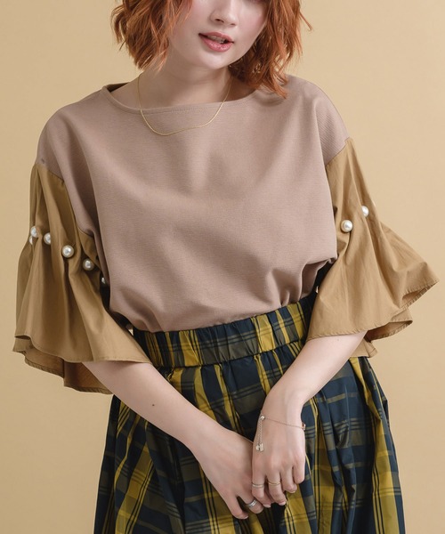 ROSIEE（ロージー）の「ROSIEE 袖タックパールTOPS（シャツ/ブラウス・レディース・ブラック/ベージュ/アイボリー・FREE）」の3枚目の写真