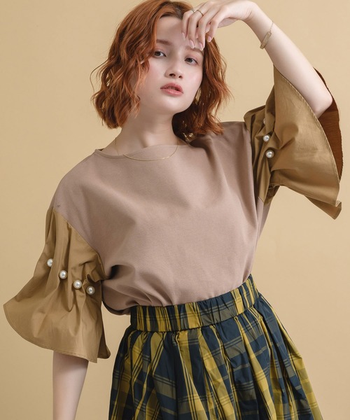 ROSIEE（ロージー）の「ROSIEE 袖タックパールTOPS（シャツ/ブラウス・レディース・ブラック/ベージュ/アイボリー・FREE）」の9枚目の写真