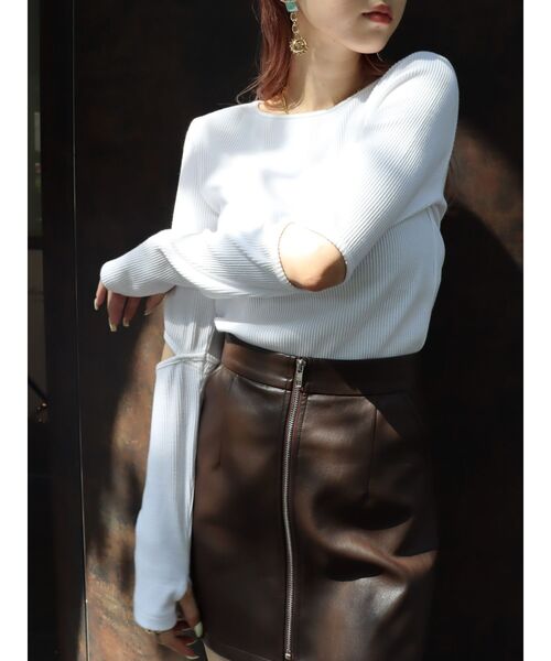 EVRIS（エヴリス）の「カッティングスリーブリブトップス（Tシャツ/カットソー・レディース・ホワイト/レッド/ブラック・FREE）」の2枚目の写真