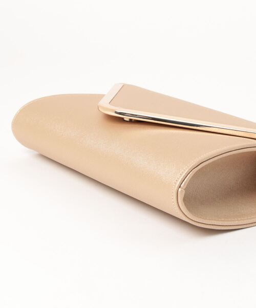 Kana（カナ）の「V字 メタルモチーフ 3way パーティーバッグ 結婚式 お呼ばれ オケージョン（ハンドバッグ・レディース・シルバー/ブラック/ベージュ・フリー）」の4枚目の写真