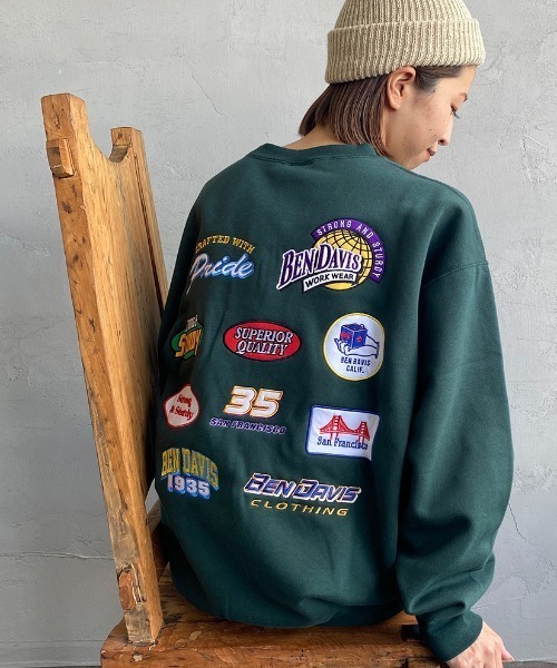 BEN DAVIS（ベンデイビス）の「【WEB限定】[BEN DAVIS/ベンデイビス] VARIOUS PATCH バックワッペンクルーネックスウェット（スウェット・レディース・ブラック/ダークグリーン/オフホワイト・M/L/XL）」の3枚目の写真