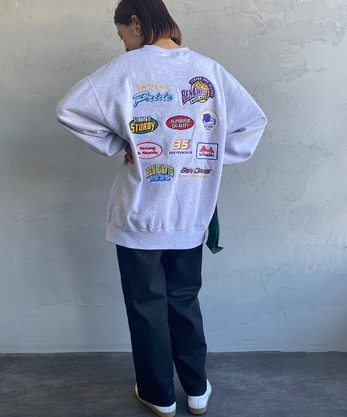 BEN DAVIS（ベンデイビス）の「【WEB限定】[BEN DAVIS/ベンデイビス] VARIOUS PATCH バックワッペンクルーネックスウェット（スウェット・レディース・ブラック/ダークグリーン/オフホワイト・M/L/XL）」の4枚目の写真