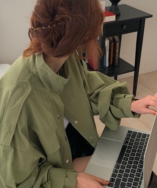 HALEY PESCA（ヘーリーペスカ）の「HALEY PESCA/カジュアル ハイネック ノーカラージャケット（ノーカラージャケット・レディース・アイボリー/カーキ・FREE）」の3枚目の写真