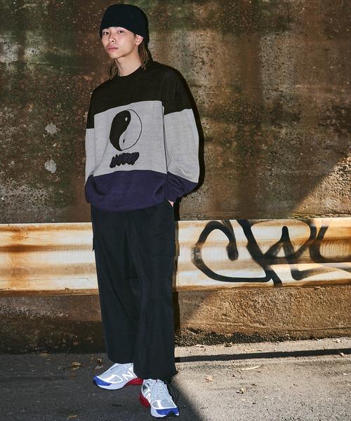 NYUDROP（ニュードロップ）の「【NYUDROP】YIN YANG LOGO COLOR COMBINATION CREWNECK KNIT / 陰陽ロゴ カラー配色ジャガードニット（ニット/セーター・メンズ・ブラック/ブルー/ダークグリーン・M/L/XL）」の6枚目の写真