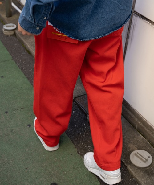 （What it isNt）ART BY MARKGONZALES（ワットイットイズント）の「(what it isNT) ART BY MARK GONZALES / 10oz カツラギ ワイド スケートパンツ（チノパンツ・メンズ・オフホワイト/ブラック/グリーン/レッド・M/L/XL）」の10枚目の写真