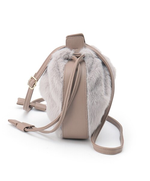 SHOO・LA・RUE(シューラルー)の「◆フェイクファー巾着ショルダーバッグ(ショルダーバッグ・レディース・ライトパープル/グレー/ベージュ・00)」の6枚目の写真