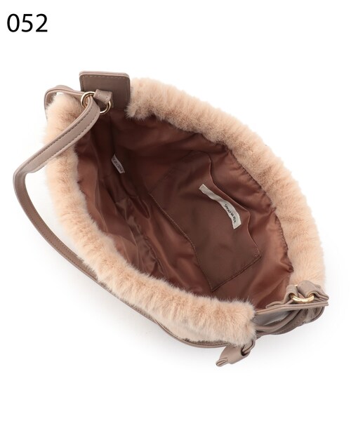 SHOO・LA・RUE(シューラルー)の「◆フェイクファー巾着ショルダーバッグ(ショルダーバッグ・レディース・ライトパープル/グレー/ベージュ・00)」の10枚目の写真