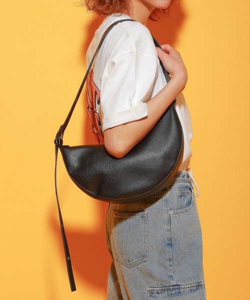 PBLIM(ページボーイリム)の「PAGEBOYLIM/ハーフムーンBAG(ショルダーバッグ・レディース・ブラック/アイボリー/ライム/ピンク・FREE)」の3枚目の写真