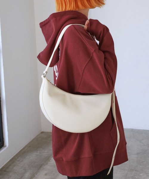 PBLIM(ページボーイリム)の「PAGEBOYLIM/ハーフムーンBAG(ショルダーバッグ・レディース・ブラック/アイボリー/ライム/ピンク・FREE)」の21枚目の写真