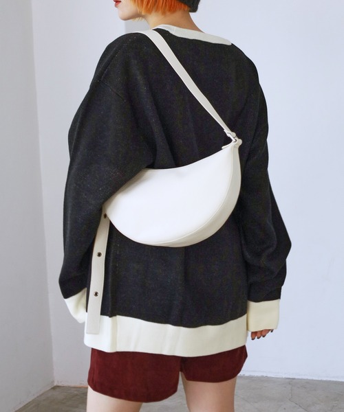 PBLIM(ページボーイリム)の「PAGEBOYLIM/ハーフムーンBAG(ショルダーバッグ・レディース・ブラック/アイボリー/ライム/ピンク・FREE)」の12枚目の写真