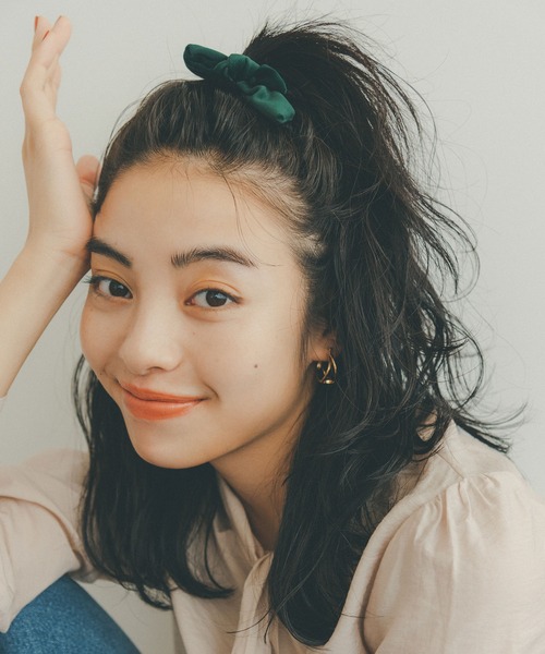 ROPE' PICNIC（ロペピクニック）の「【KIBE AKEMI×ROPE'PICNIC】Velvet&tweed tieribbonpony（ヘアゴム・レディース・ブラック系その他/ブラック/ダークグリーン・FREE）」の3枚目の写真