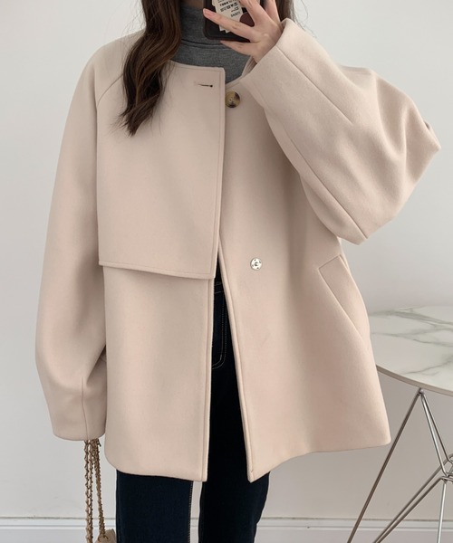 ABITOKYO（アビトーキョー）の「ノーカラーケープショートコート