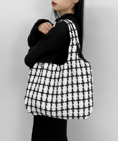 LVEU.(ラブユ.)の「【ZOZOTOWN限定】Tweed check tote bag / ツイードチェックトートバッグ(トートバッグ・レディース・ブラック/ホワイト・FREE)」の2枚目の写真
