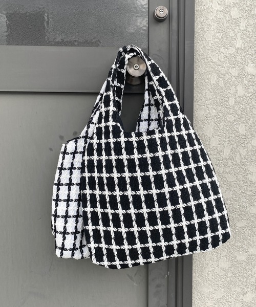LVEU.(ラブユ.)の「【ZOZOTOWN限定】Tweed check tote bag / ツイードチェックトートバッグ(トートバッグ・レディース・ブラック/ホワイト・FREE)」の14枚目の写真