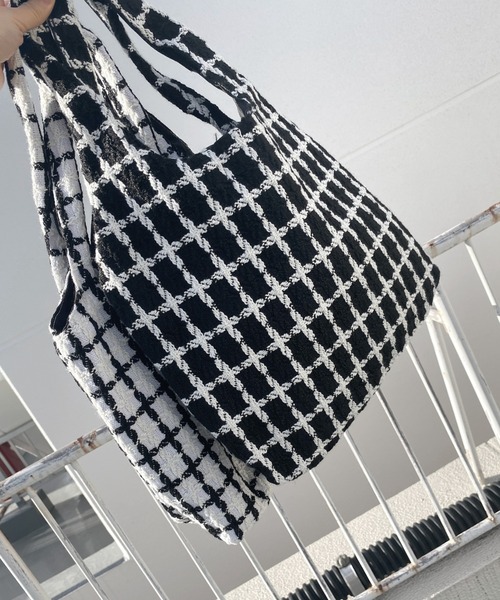 LVEU.(ラブユ.)の「【ZOZOTOWN限定】Tweed check tote bag / ツイードチェックトートバッグ(トートバッグ・レディース・ブラック/ホワイト・FREE)」の15枚目の写真