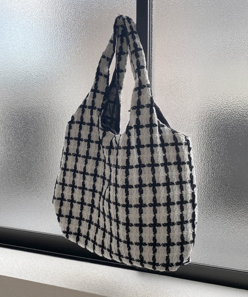 LVEU.(ラブユ.)の「【ZOZOTOWN限定】Tweed check tote bag / ツイードチェックトートバッグ(トートバッグ・レディース・ブラック/ホワイト・FREE)」の8枚目の写真