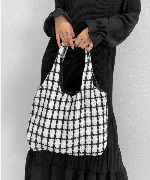 LVEU.(ラブユ.)の「【ZOZOTOWN限定】Tweed check tote bag / ツイードチェックトートバッグ(トートバッグ・レディース・ブラック/ホワイト・FREE)」の13枚目の写真