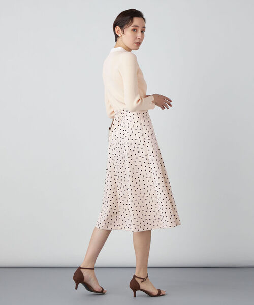 NOLLEY’S（ノーリーズ）の「《手洗い可能》リブパールポロプルオーバーニット（ニット/セーター・レディース・アイボリー/ブラック/ネイビー・38）」の7枚目の写真