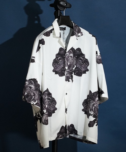 unrelaxing（アンリラクシング）の「ビッグシルエット総柄開襟アロハシャツ（シャツ/ブラウス・メンズ・ホワイト×エメラルドグリーン/その他22/その他18/ブラック×グレー/カラフル/その他15/グリーン系6/ブルー系5/ライトグリーン系6/ホワイト系9/アイボリー系1/グレー系2/イエロー系1/ローズ系3/パープル系4/ライトグレー/エメラルド/レッド系1/ホワイト×ピンク/イエロー系/ピンク系7/ブラック×ブラック/グリーン系5/ブルー系3/U/ブラック系1/ブラック系その他2/V/ブラック系3/ホワイト系/クリアブラック/その他13/その他14/ベージュ系7/グリーン系/オリーブ系1/パープル系3/パープル系/その他8/ライトグリーン系5/ライトグリーン系9/ピンク系3/その他20/ライトグレー系5/オリーブ系4/ダークグリーン系2/グリーン系2/オリーブ系2/その他21/ライトホワイト/その他/ホワイト系8/ベージュ系9/ブラック系9/その他4/D/ブラック系その他4/オリーブ系5/ふじ色系1/ふじ色系/ホワイト×グリーン/ワイン系3/ブルー系4/ホワイト×ブラック/ライラック系/ライトグリーン系7/ケリーグリーン/その他19/その他17/ブラウン系/グレー系/イエロー系2/ライトグリーン/クリアグリーン/レッド系2/ブラック系4/オリーブ系9/スカイブルー系/レッド系/その他2/H/ネイビー系5/アイボリー系/スミクロ/その他27/I/グリーン系1/ブラック系/ダークグリーン系/グレー系3/その他5/O/ホワイト×ゴールド/ブラック×ブルー/パイソン/グレー系6/カーキ系1/ネイビー系1/ライトグリーン系3/W/ライトグレー系/ホワイト系1/カーキ系8/ブラック系2/ブラックミックス/その他24/その他25/B/M/その他9/ワイン系2/グリーン系7/パープル系1/ネイビー系3/ブラック系5/ホワイト系その他4/ネイビー系/ダークブラック/ふじ色系2/ライラック系4/E/ブラック系その他6/ホワイト系その他5/その他23/ホワイト×パープル/その他6/ホワイト×イエロー/K/ブラック系その他/ローズ系1/ダークオリーブ/ライラック系2/ネイビー系6/ホワイト系7/ベージュ系2/ダークグリーン系3/グリーン系9/カーキ系6/ホワイト×ライトピンク/ベージュ系/ブラック系7/ピンク系1/ワイン系1/パープル系5/P/ライム/アイボリー/ナチュラル/カーキ系/スカイブルー系2/ふじ色系3/ピンク系/ブルー系6/ベージュ系4/オリーブ系6/アイボリー系2/ブラック系8/ホワイト系5/ローズ系2/F/ホワイト系4/ホワイト系その他6/ベージュ系5/カーキ系3/アイボリー系3/ホワイト系3/その他10/ホワイト×ブルー/ライラック系3/パープル系2/ライトグレー系4/ライトグリーン系2/T/ホワイト系6/ブラック系その他7/グレー系8/ブラック系6/その他11/X/ライトベージュ/ホワイト系その他/ホワイト×レッド/レッド系3/ベージュ系3/その他3/J/N/ブラック×パープル/ふじ色系4/ピンク系5/ブルー系7/スカイブルー系1/ブラック×イエロー/Y/ローズ系/ブラック/ライラック系1/ベージュ系6/カーキ系5/ダークグリーン系5/グレー系5/グレー系7/ワイン系4/グリーン系4/ネイビー系8/ブラック系その他5/ライトブラック/ブラック×レッド/ライトグリーン系4/カーキ系2/C/ホワイト系その他3/その他26/G/ネイビー系9/クリーム/ベージュ系1/オリーブ系8/ホワイト系その他7/ブラック×ピンク/ネイビー系7/オリーブ系/ライトグレー系1/その他1/ライトグリーン系1/カーキ系7/グリーン系3/カーキ系4/その他12/グリーン系8/ブルー系/A/L/その他7/ピンク系2/アーミー/パープル系6/パープル系8/ネイビー系4/ネイビー系2/ライトグリーン系/ピンク系6/パープル系9/ライトグレー系3/スカイブルー系3/グレー系1/ホワイト系2/ホワイト系その他2/ワイン系/オリーブ系7・FREE）」の7枚目の写真